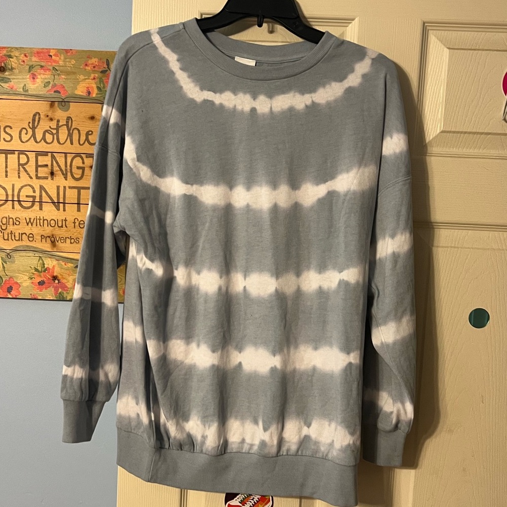 sweatshirt